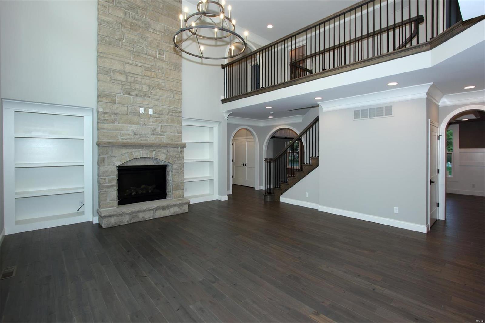 Lone Pine Woods - Residential