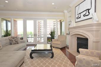 Crescent Condo - Residential