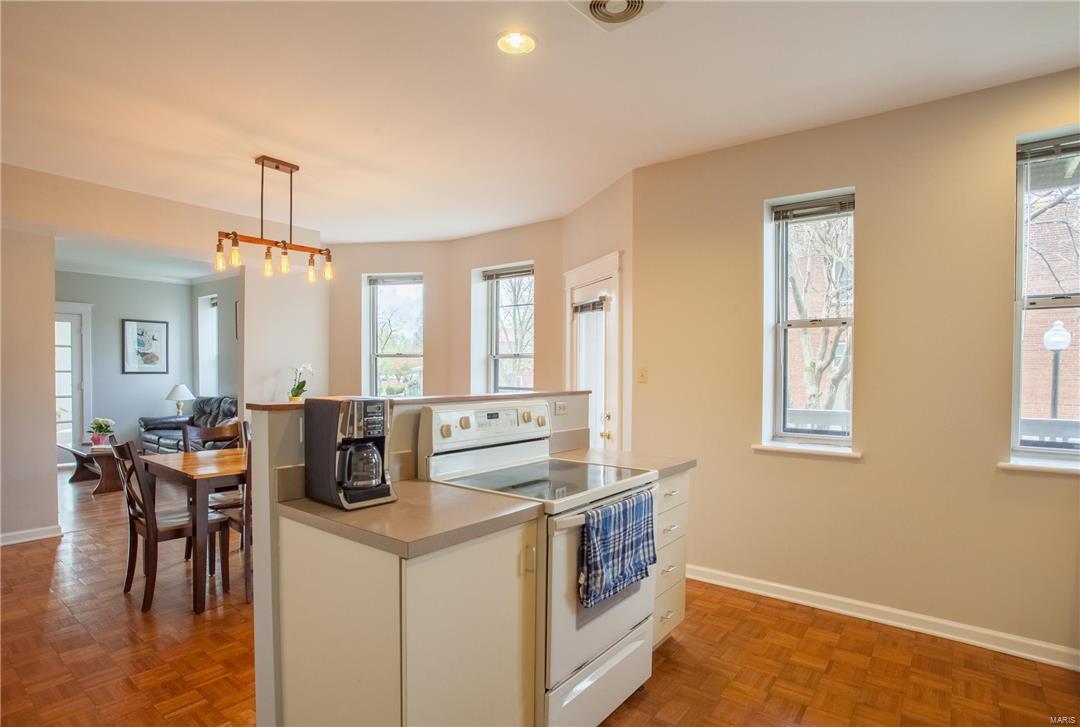 Debaliviere Place West Ph I - Residential