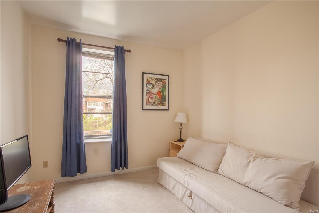 Debaliviere Place West Ph I - Residential
