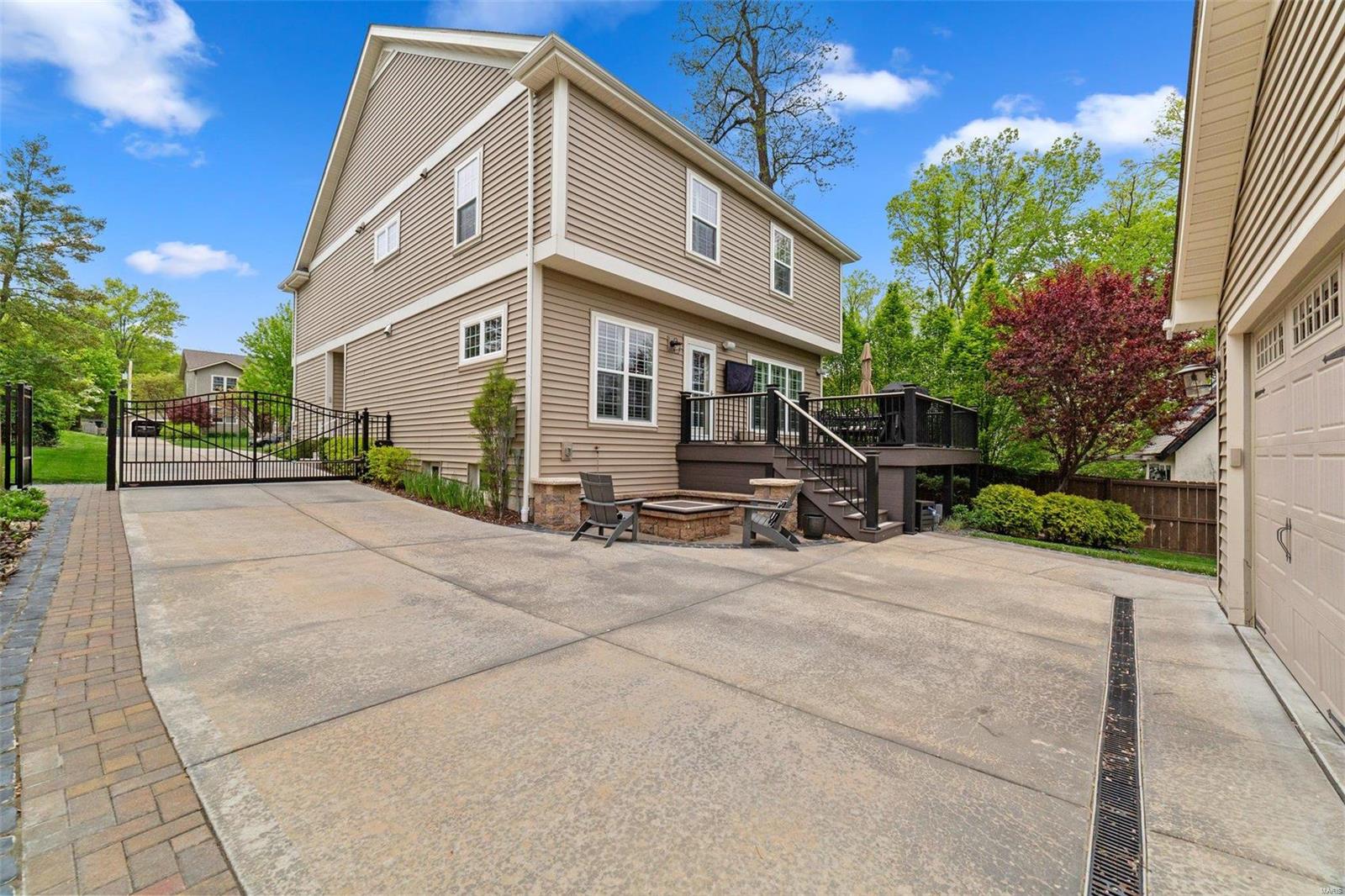 Central Place - Residential