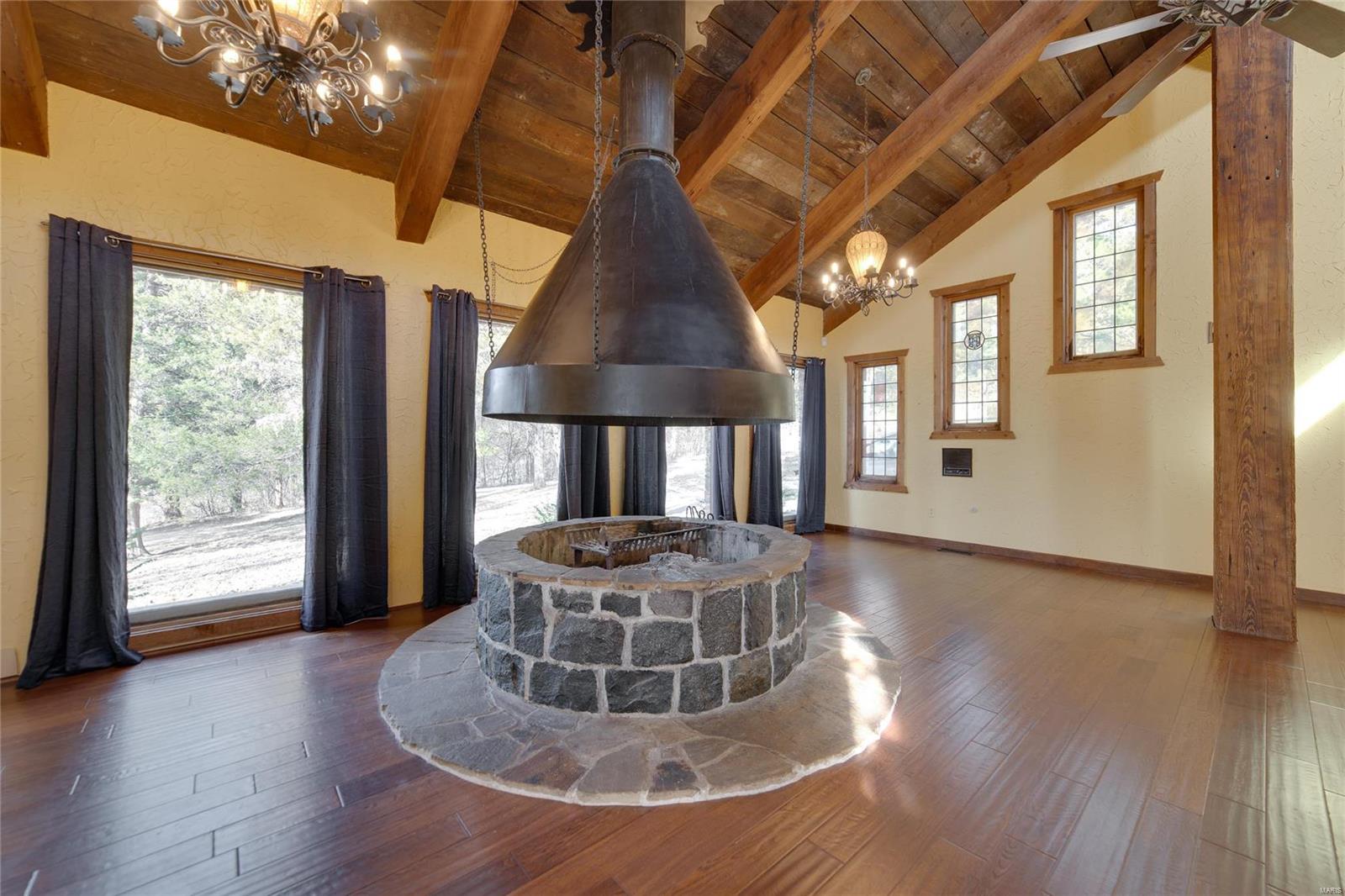 4550 Fort Hill Trail