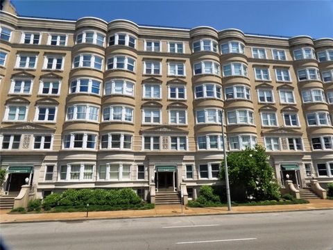 14 N Kingshighway Boulevard 7 St Louis MO 63108