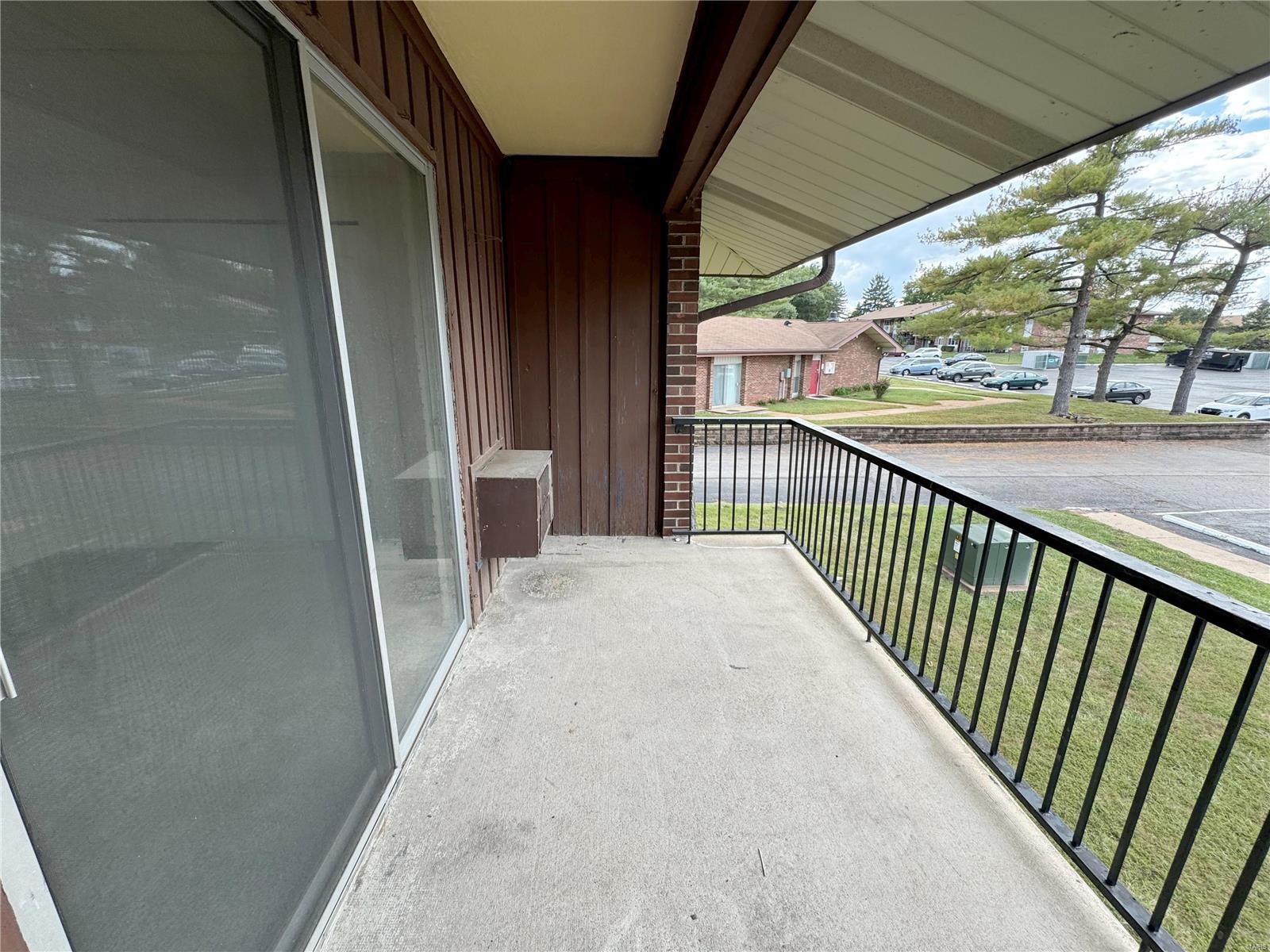 Hazelcrest Iii Condo - Residential