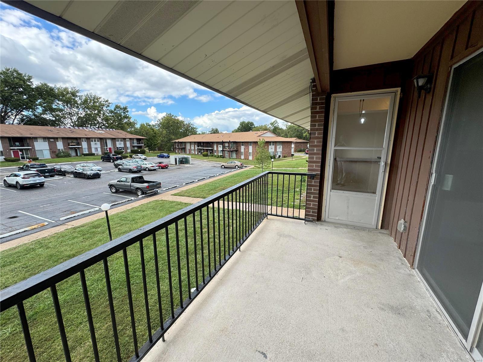 Hazelcrest Iii Condo - Residential