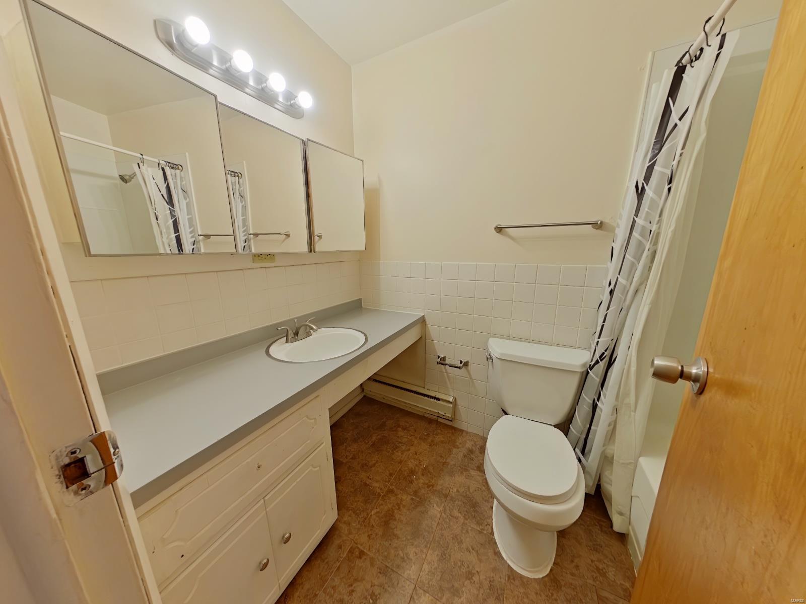 Hazelcrest Iii Condo - Residential