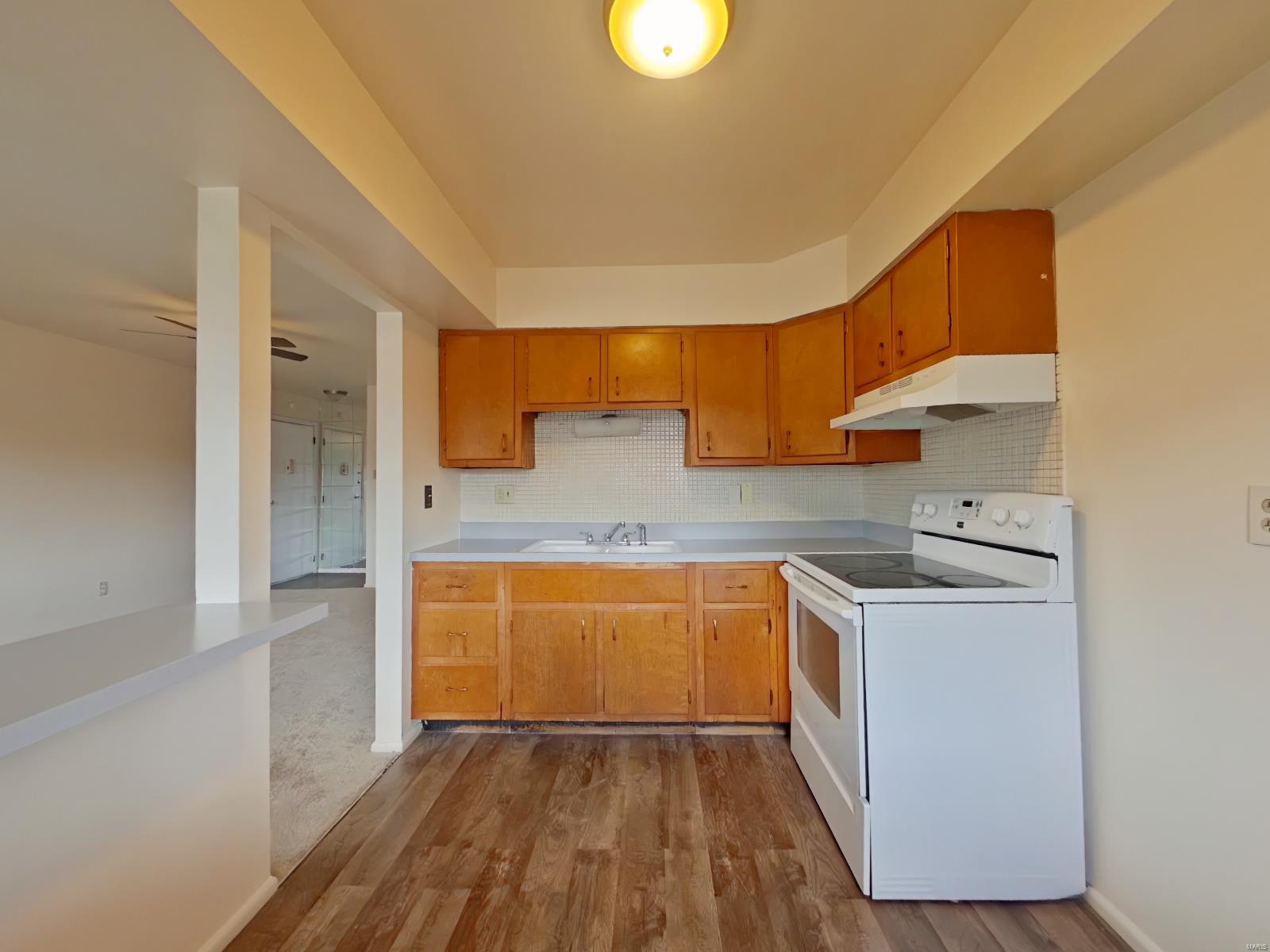 Hazelcrest Iii Condo - Residential