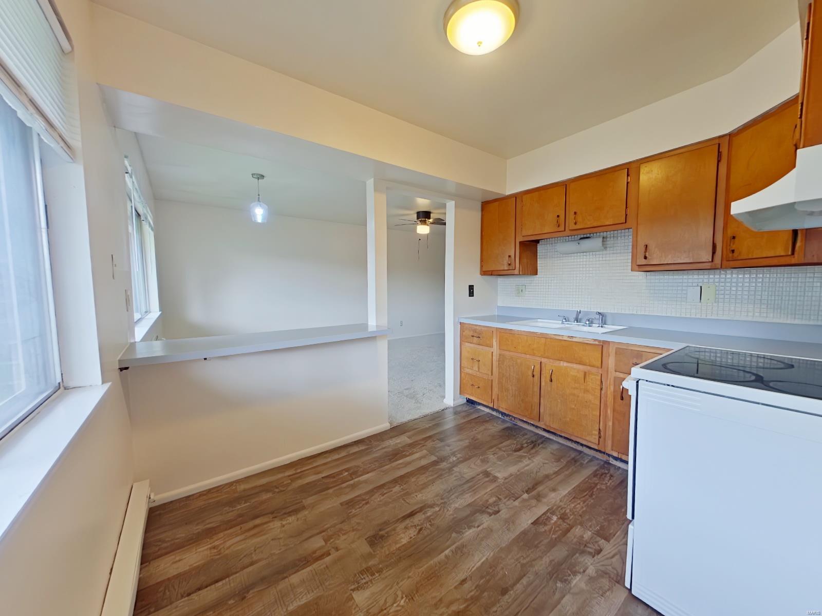 Hazelcrest Iii Condo - Residential