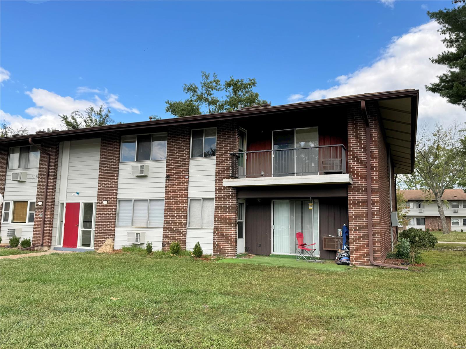 Hazelcrest Iii Condo - Residential