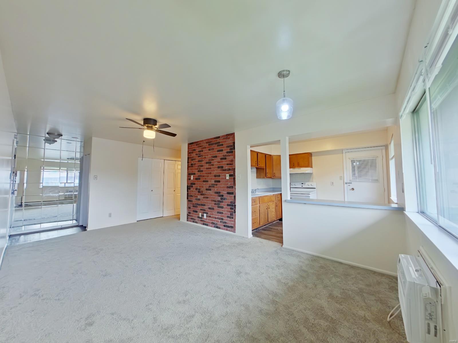 Hazelcrest Iii Condo - Residential