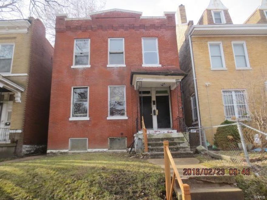 Come see this amazing bargain priced 2 family 4&5.  Rehab started just needs you finishing touches .
Why look and further this 4 and 5  unit is a great bargain.  Make your offer..
MUST COME TO OFFICE FOR KEYS.