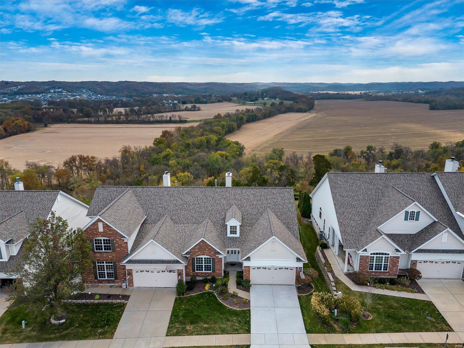 604 Bluffs View Court