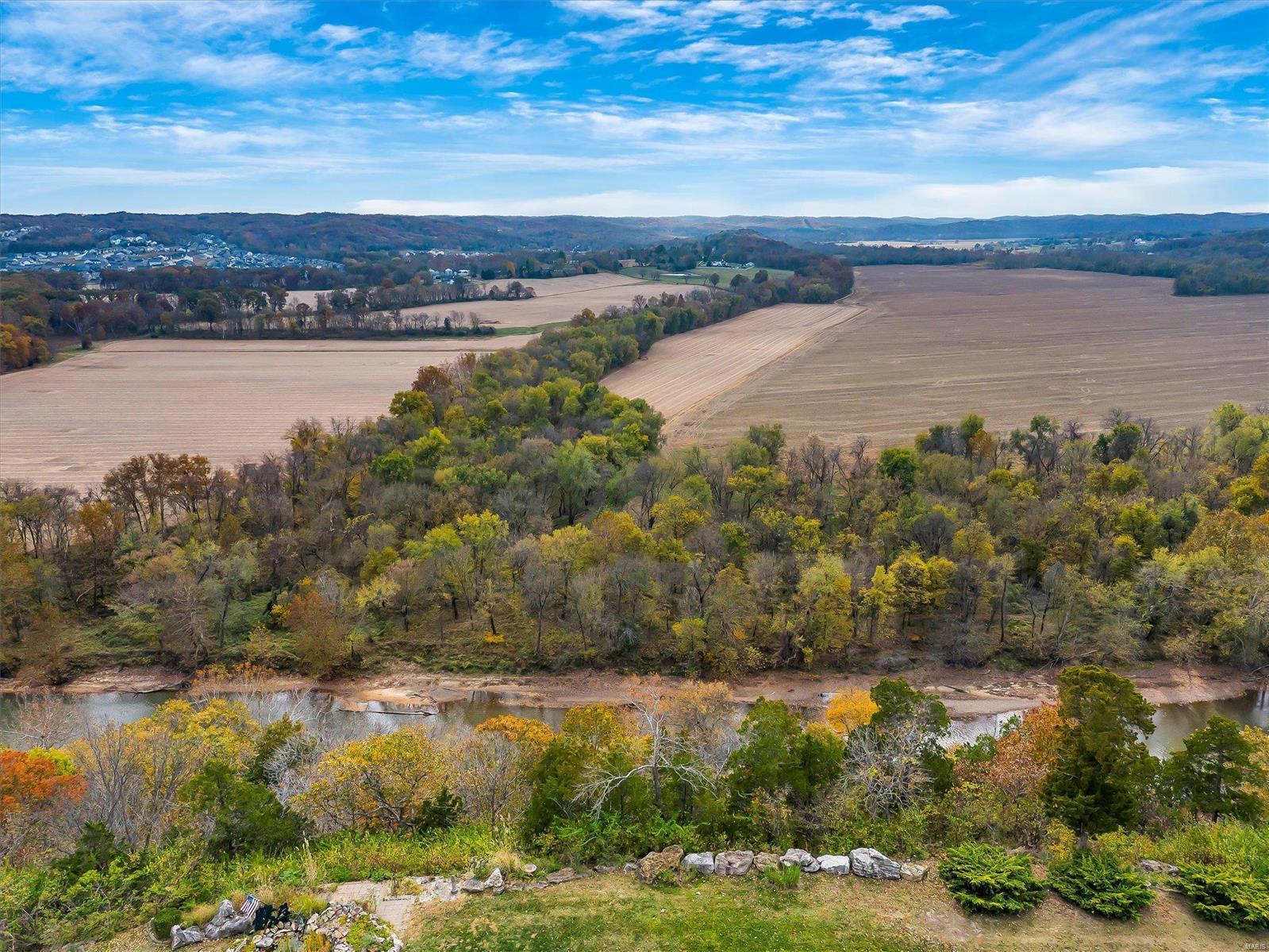 604 Bluffs View Court