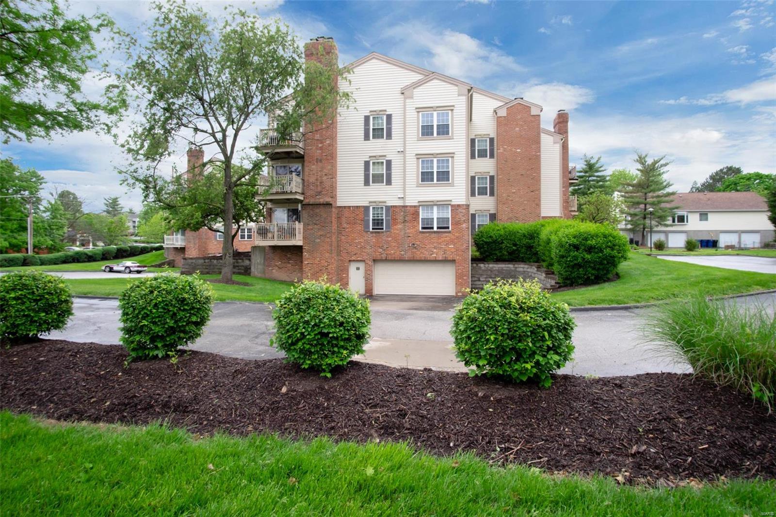 Parkway Gardens Village 1 Condo - Residential
