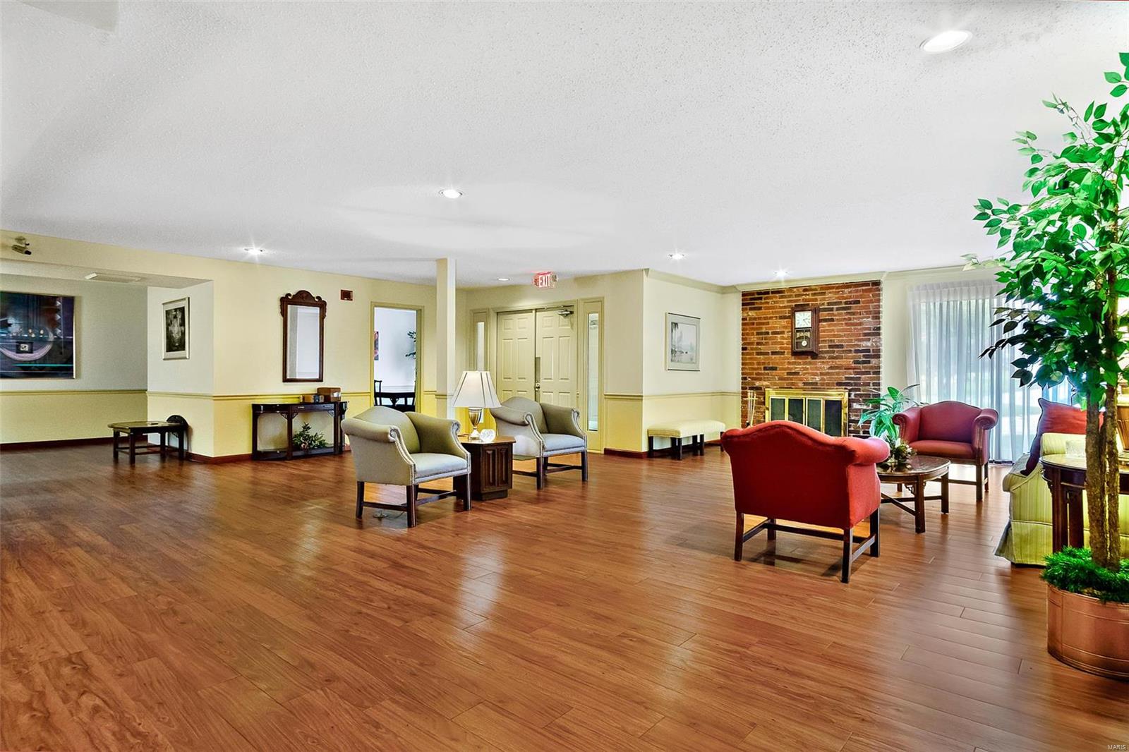Parkway Gardens Village 1 Condo - Residential