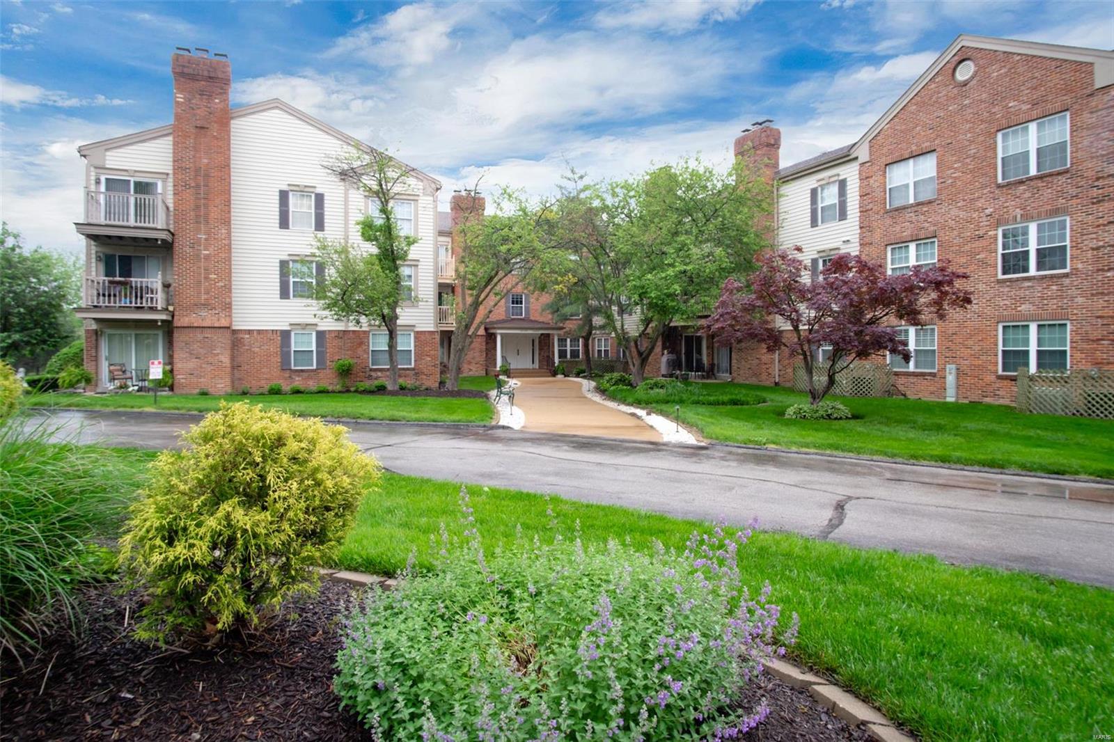 Parkway Gardens Village 1 Condo - Residential