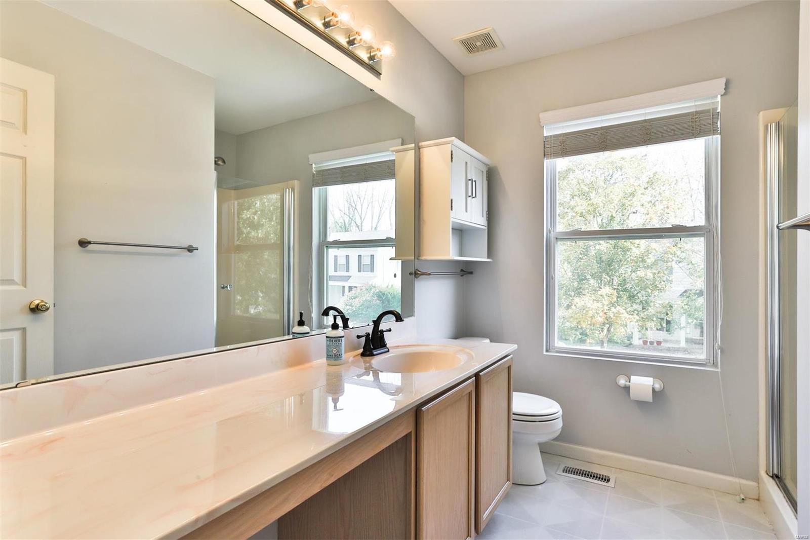 Cascades Five The - Residential