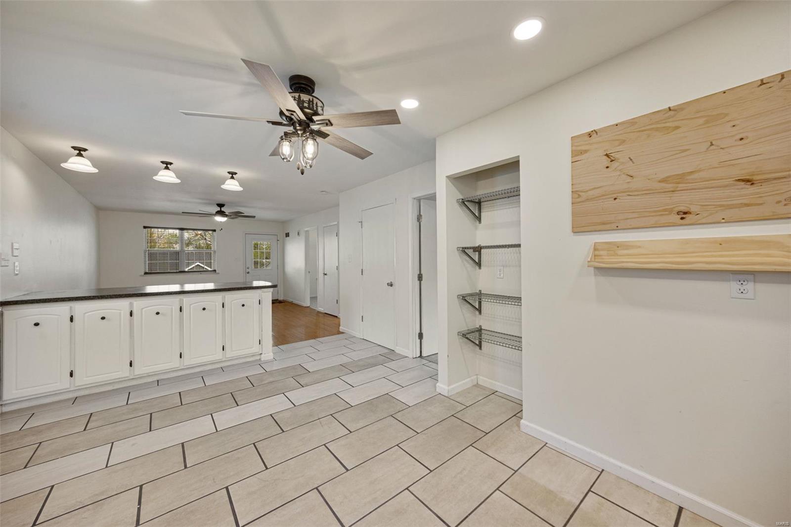 St Charles, Missouri 63301, United States, 2 Bedrooms Bedrooms, ,2 BathroomsBathrooms,Residential,Pending,103759