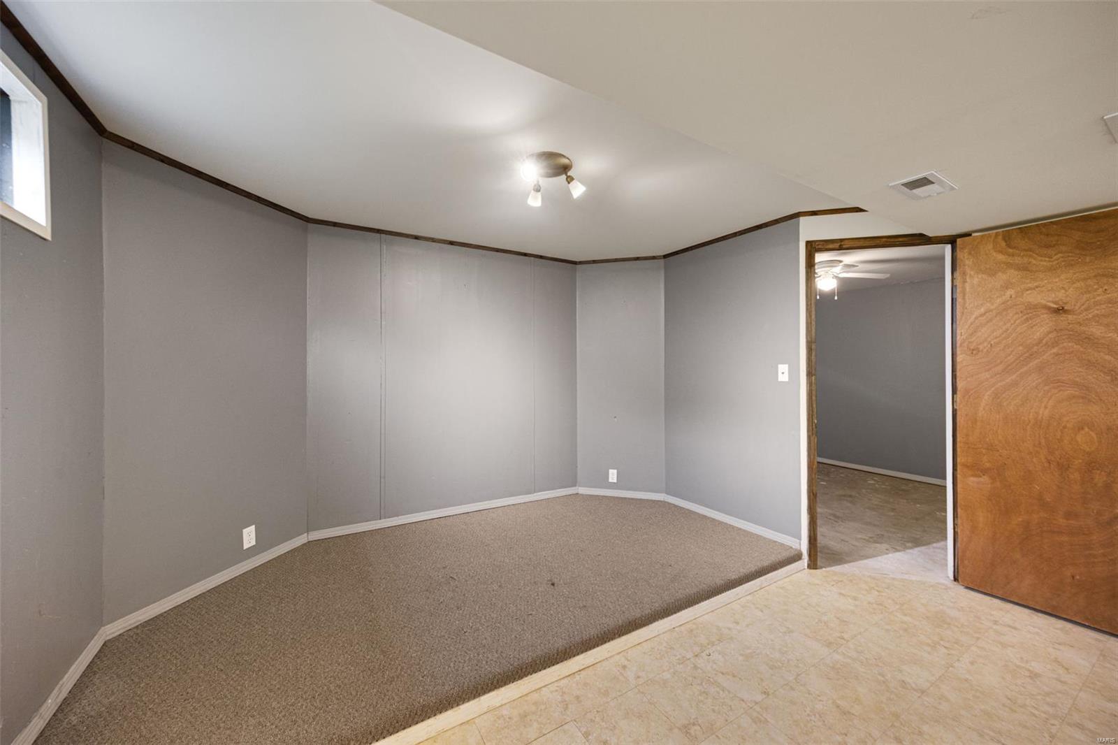 St Charles, Missouri 63301, United States, 2 Bedrooms Bedrooms, ,2 BathroomsBathrooms,Residential,Pending,103759