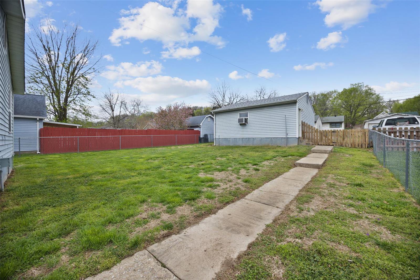 St Charles, Missouri 63301, United States, 2 Bedrooms Bedrooms, ,2 BathroomsBathrooms,Residential,Pending,103759