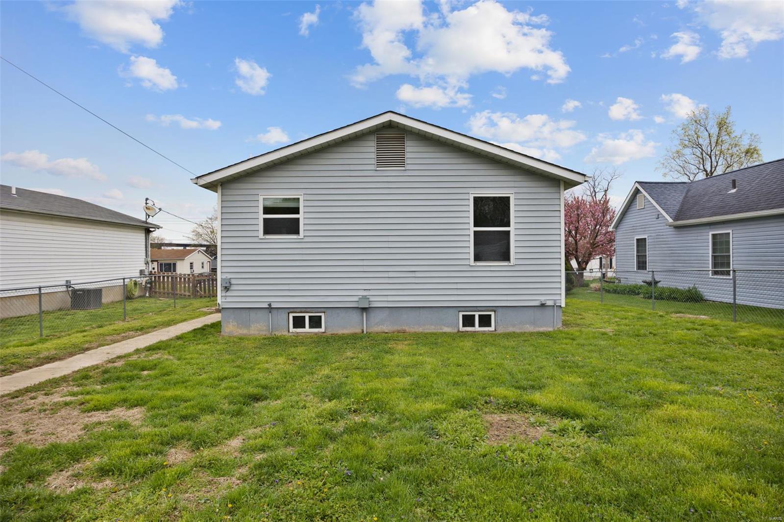 St Charles, Missouri 63301, United States, 2 Bedrooms Bedrooms, ,2 BathroomsBathrooms,Residential,Pending,103759