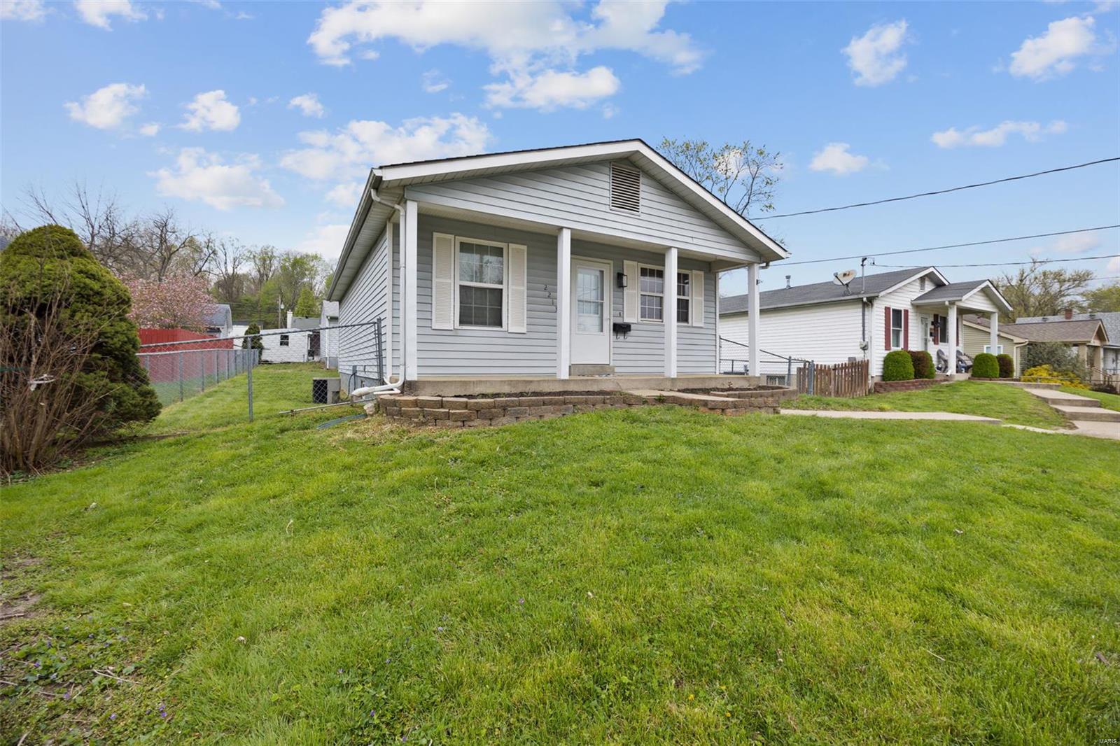 St Charles, Missouri 63301, United States, 2 Bedrooms Bedrooms, ,2 BathroomsBathrooms,Residential,Pending,103759