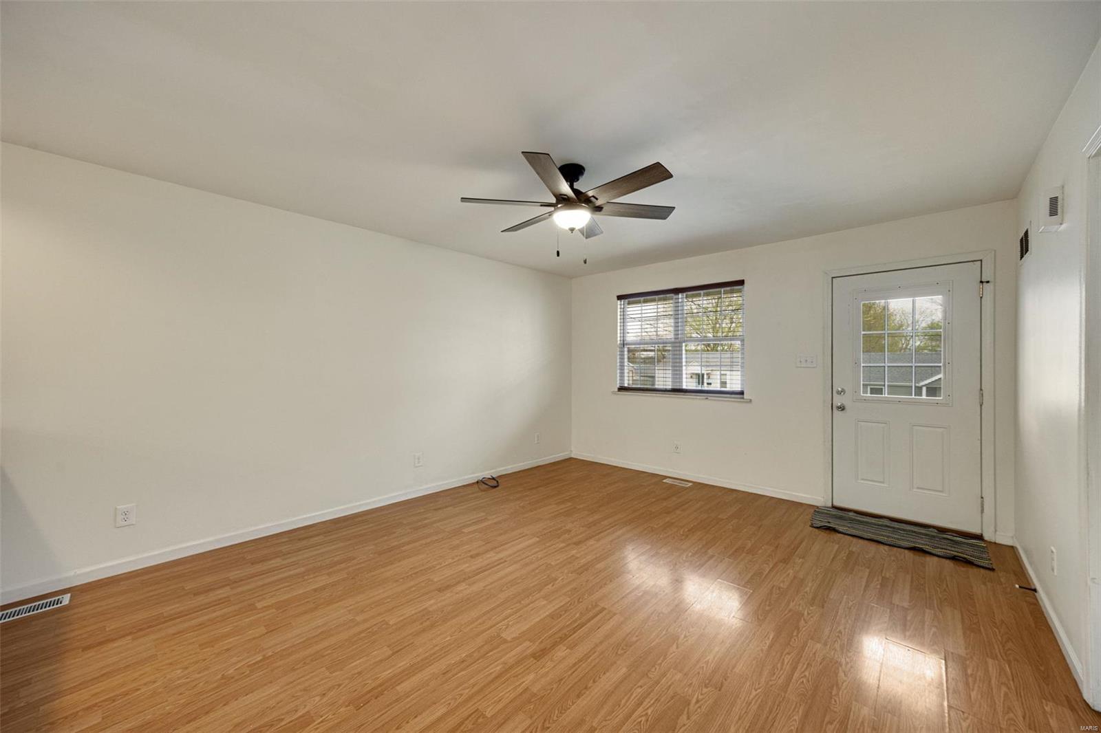 St Charles, Missouri 63301, United States, 2 Bedrooms Bedrooms, ,2 BathroomsBathrooms,Residential,Pending,103759