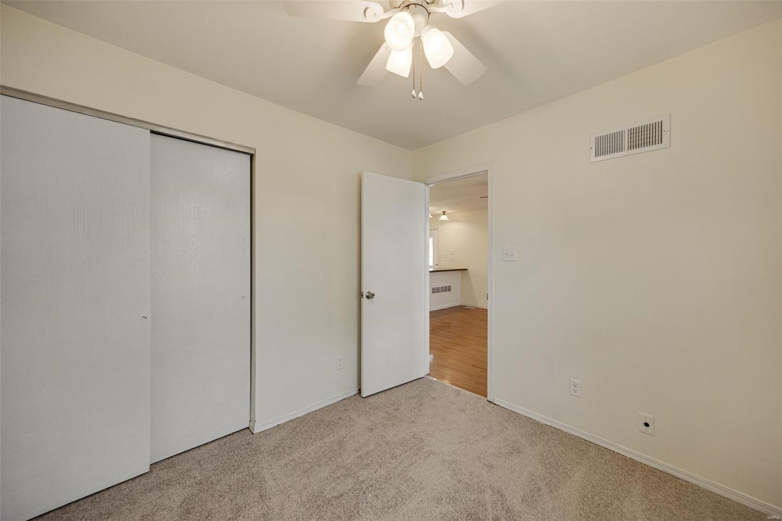 St Charles, Missouri 63301, United States, 2 Bedrooms Bedrooms, ,2 BathroomsBathrooms,Residential,Pending,103759