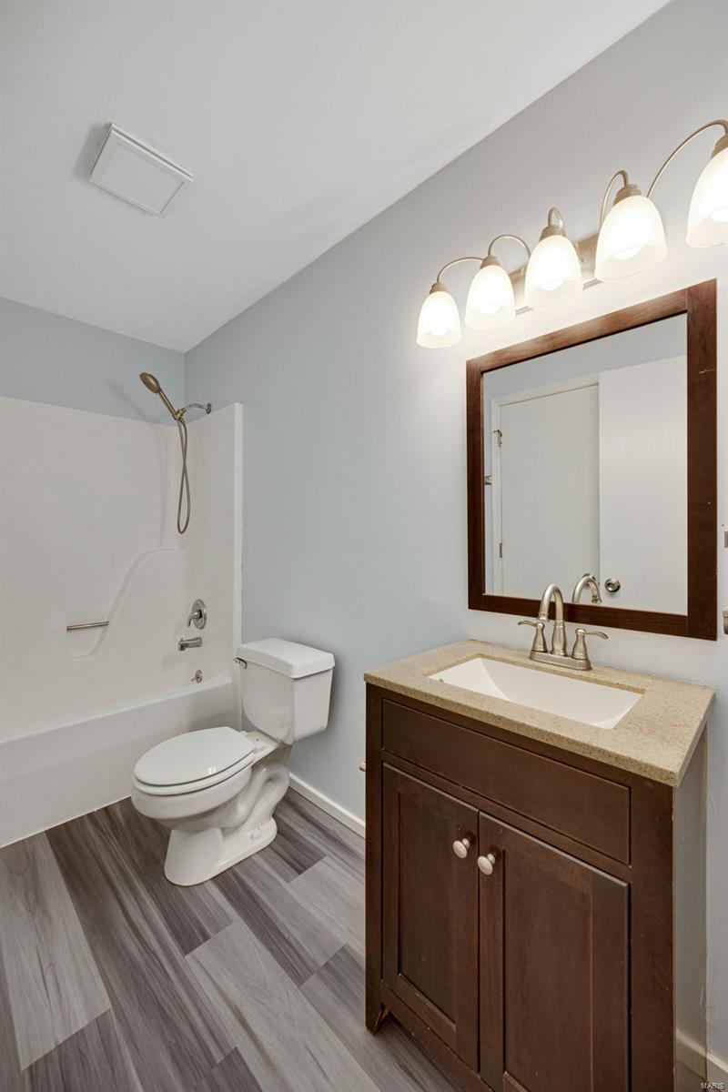 St Charles, Missouri 63301, United States, 2 Bedrooms Bedrooms, ,2 BathroomsBathrooms,Residential,Pending,103759