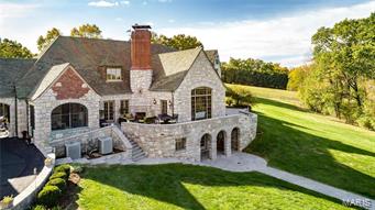 The Castle of Montebello - Residential