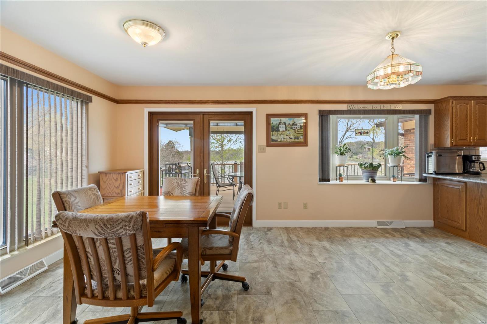3753 S Lakeshore Drive