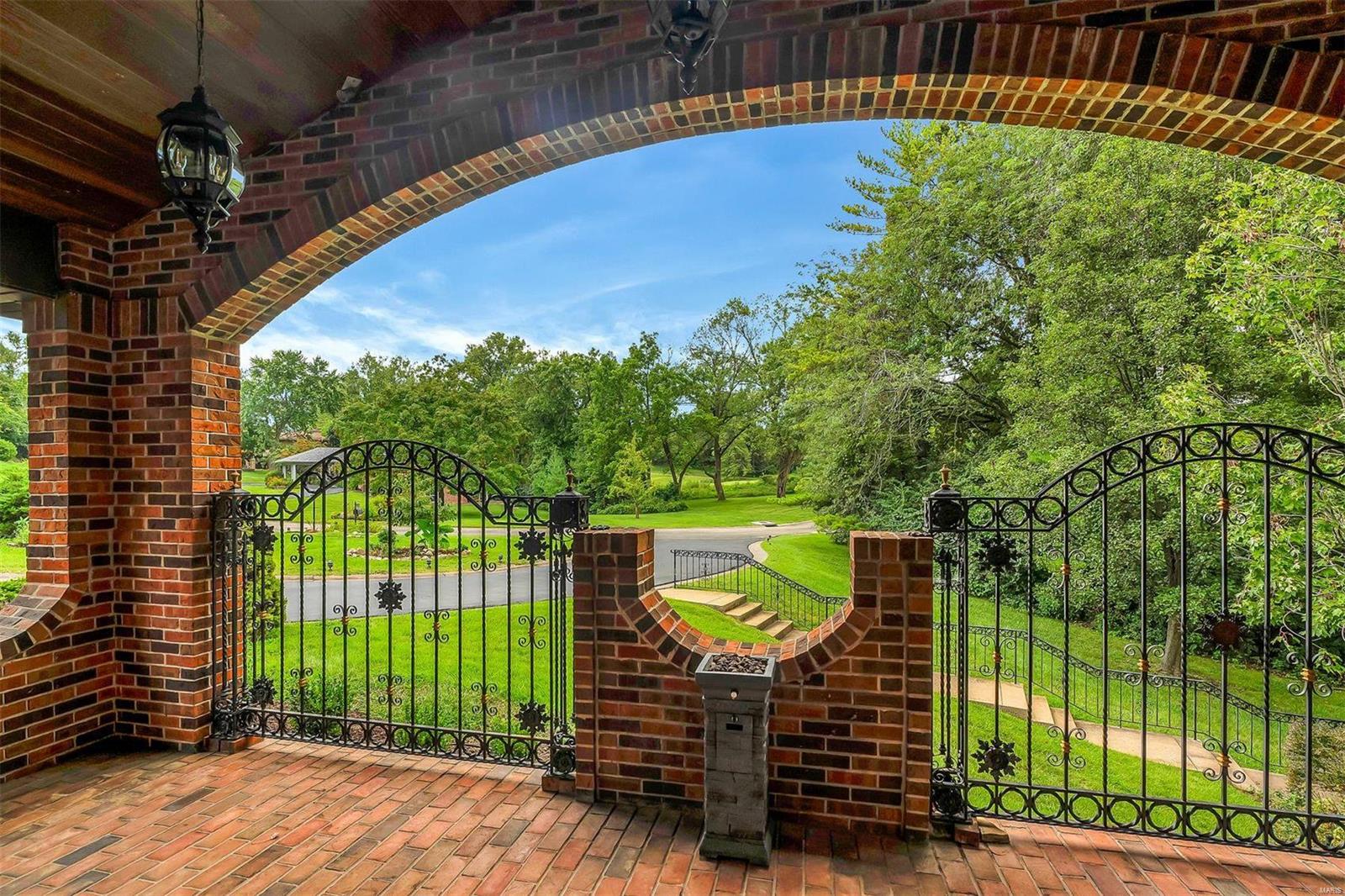 Meadowbrook Country Club Estates - Residential