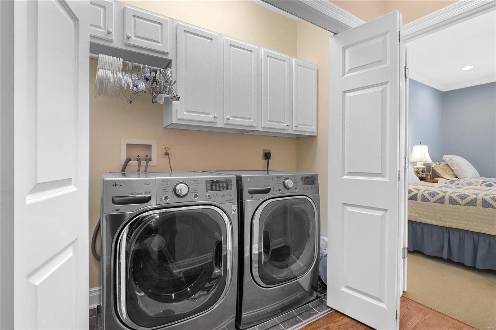 Glenridge/Oxford Twnhms A Condo - Residential