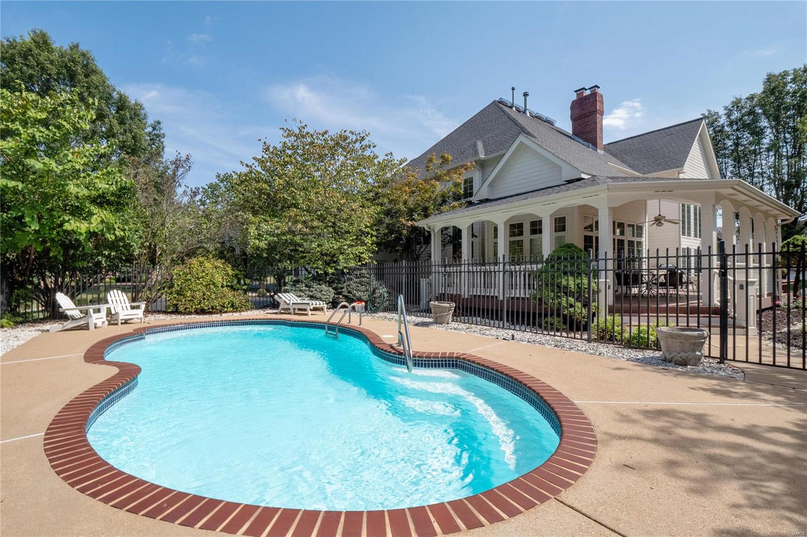 Kingspointe 1 - Residential