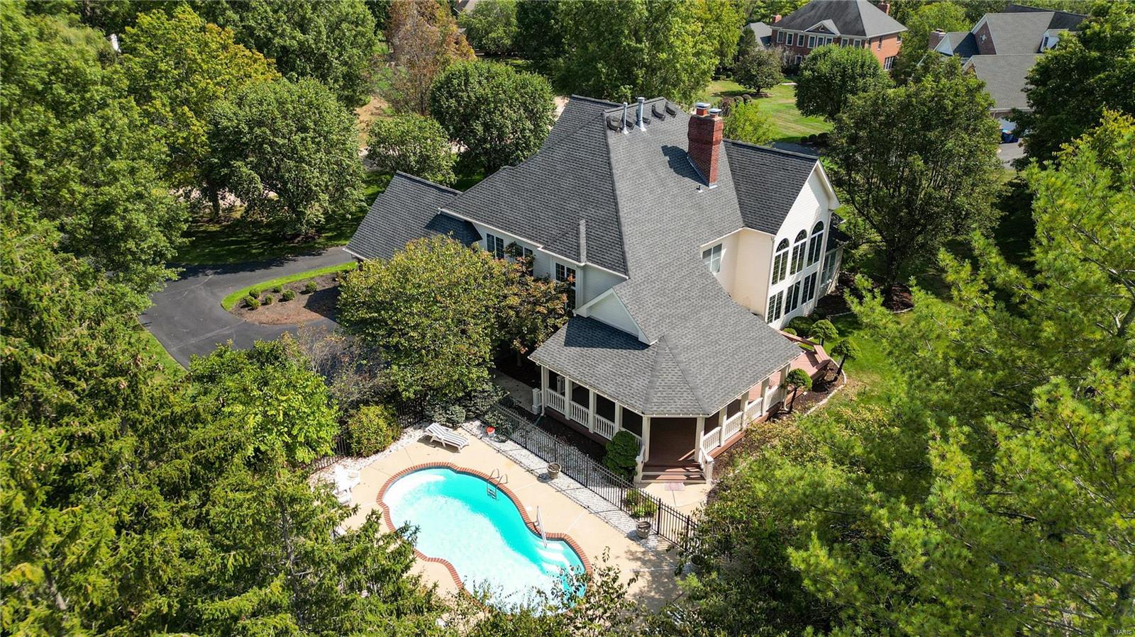 Kingspointe 1 - Residential