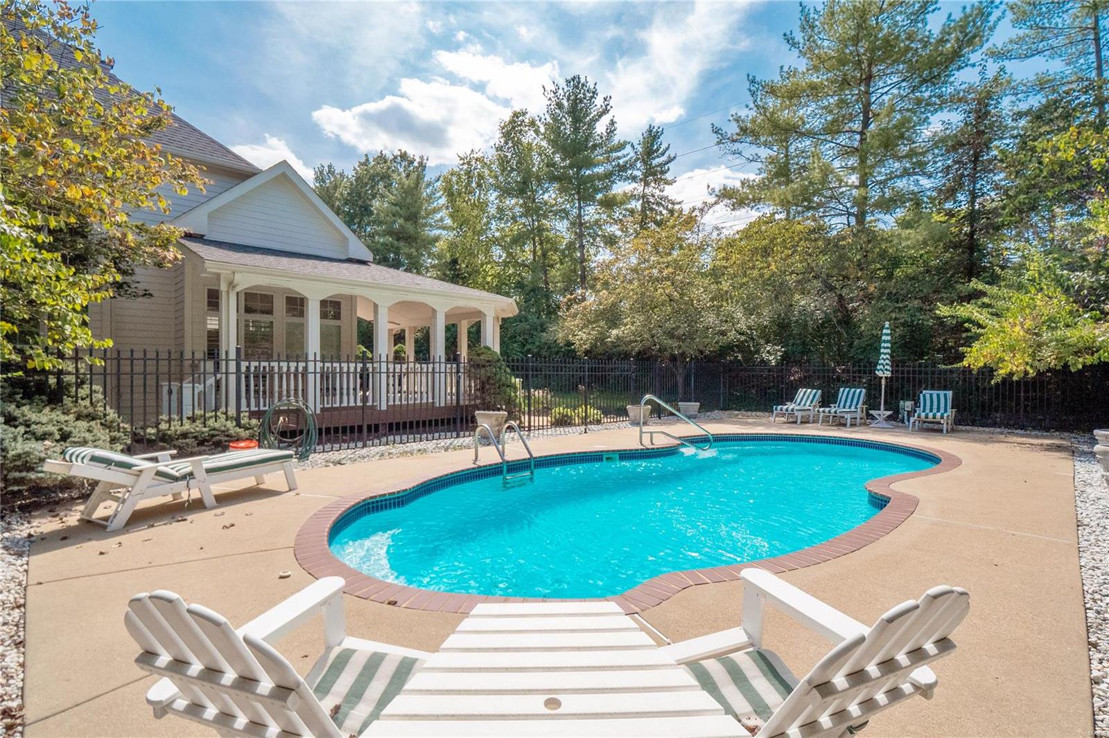 Kingspointe 1 - Residential