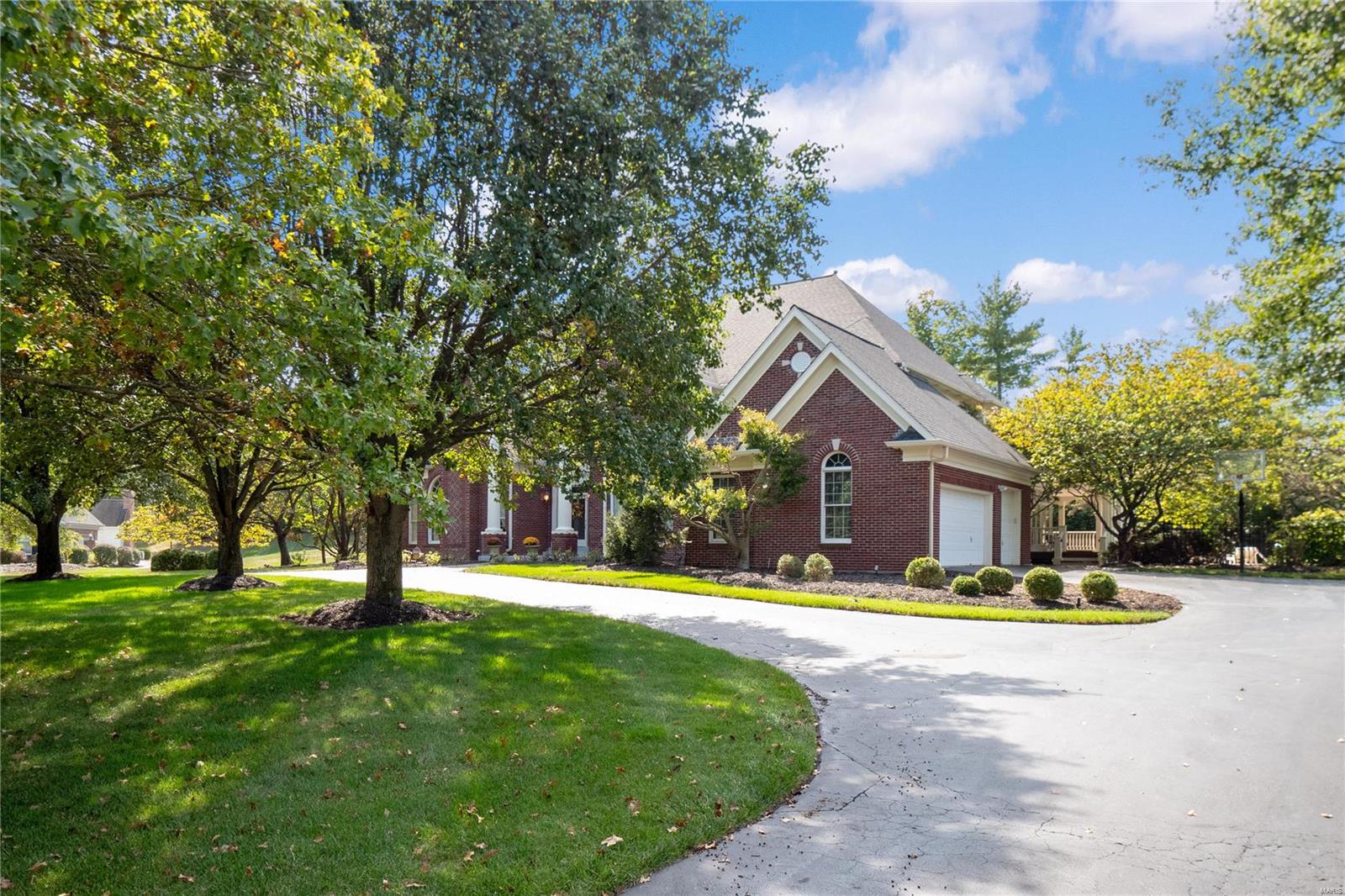 Kingspointe 1 - Residential