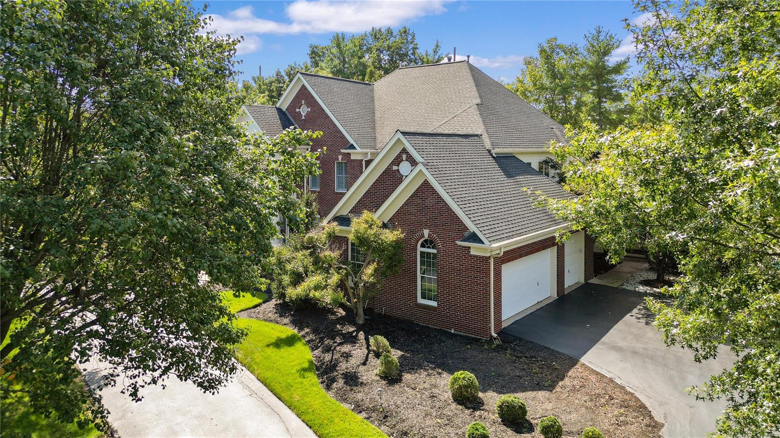 Kingspointe 1 - Residential