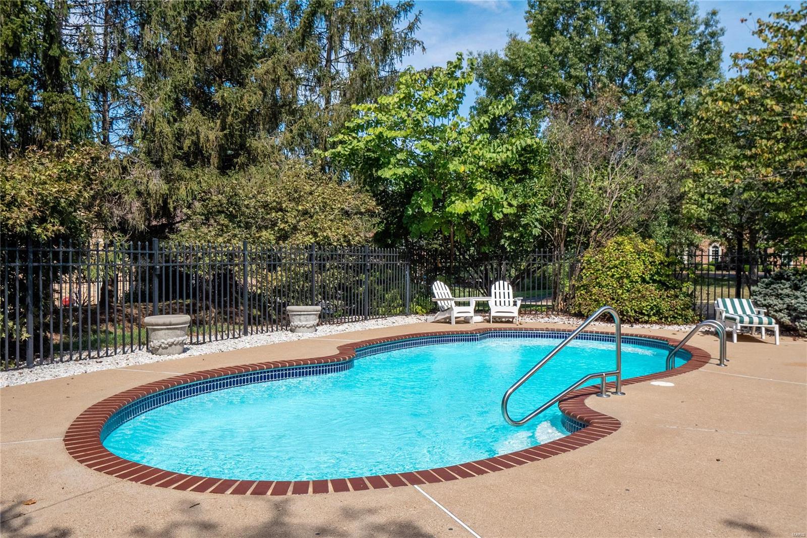 Kingspointe 1 - Residential