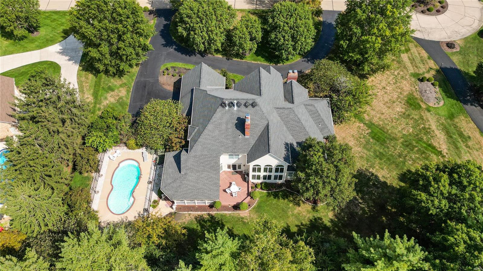 Kingspointe 1 - Residential