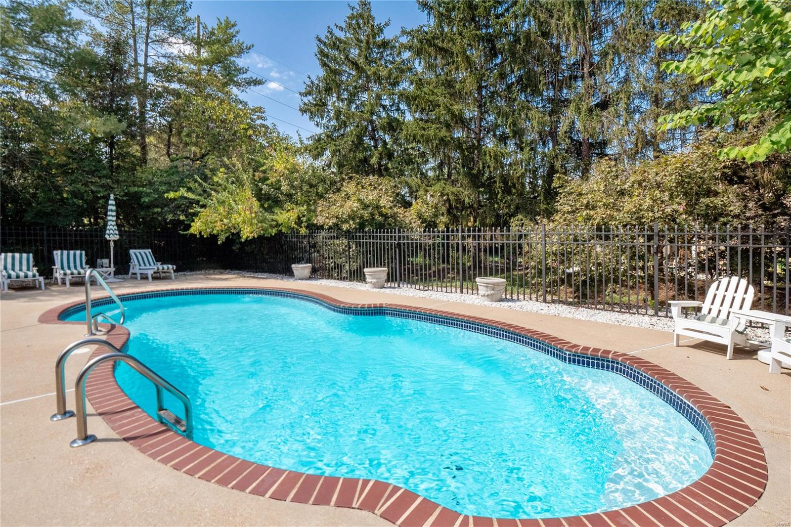 Kingspointe 1 - Residential