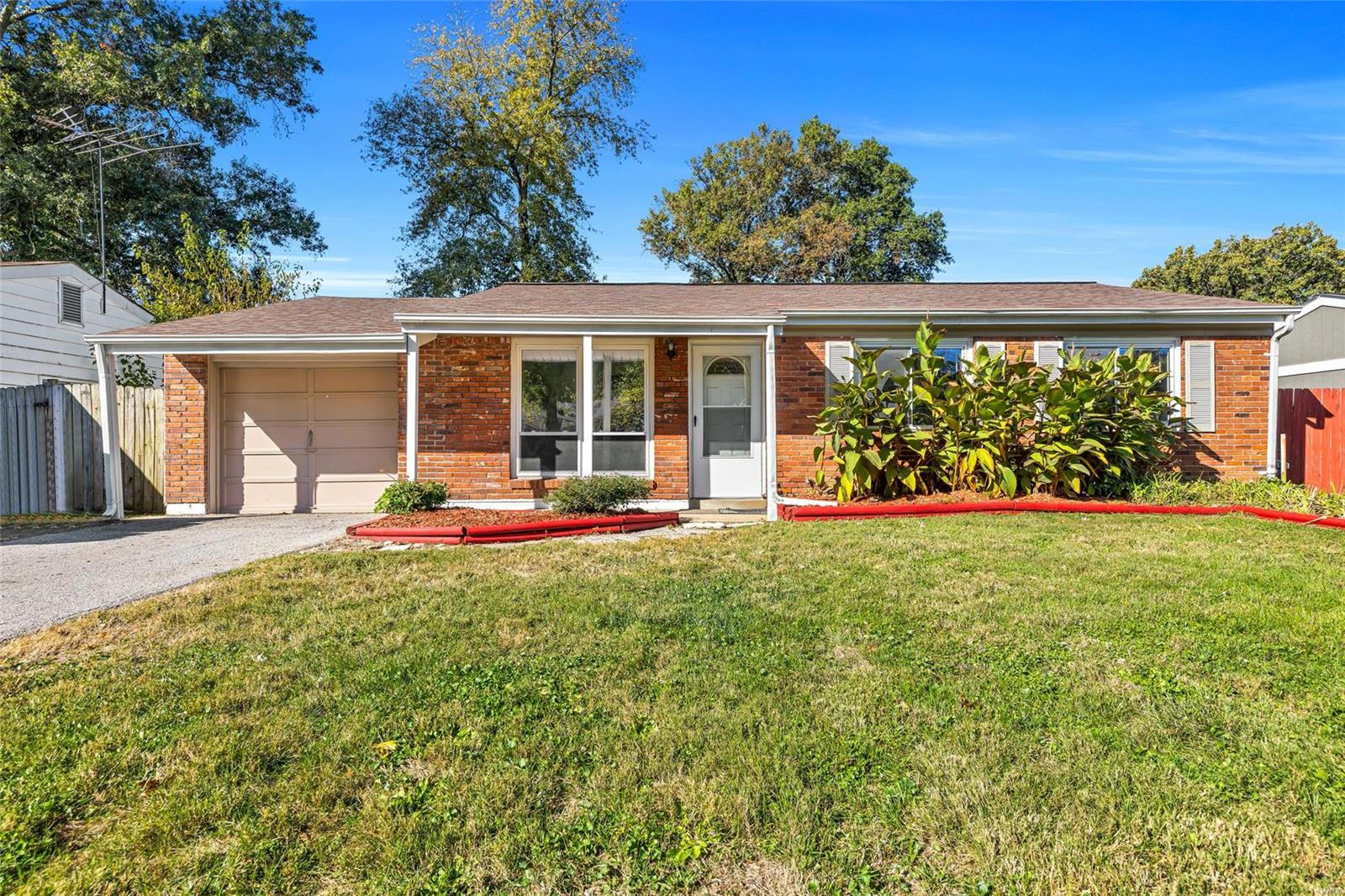 Maryland Heights, Missouri 63043, United States, 3 Bedrooms Bedrooms, ,1 BathroomBathrooms,Residential,Pending,38965