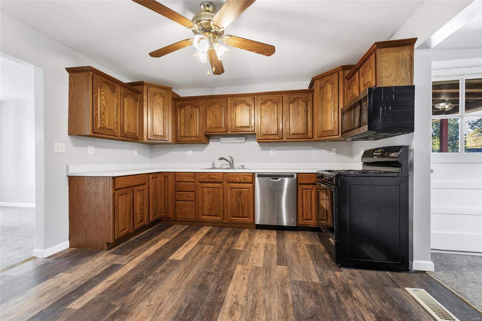 Maryland Heights, Missouri 63043, United States, 3 Bedrooms Bedrooms, ,1 BathroomBathrooms,Residential,Pending,38965