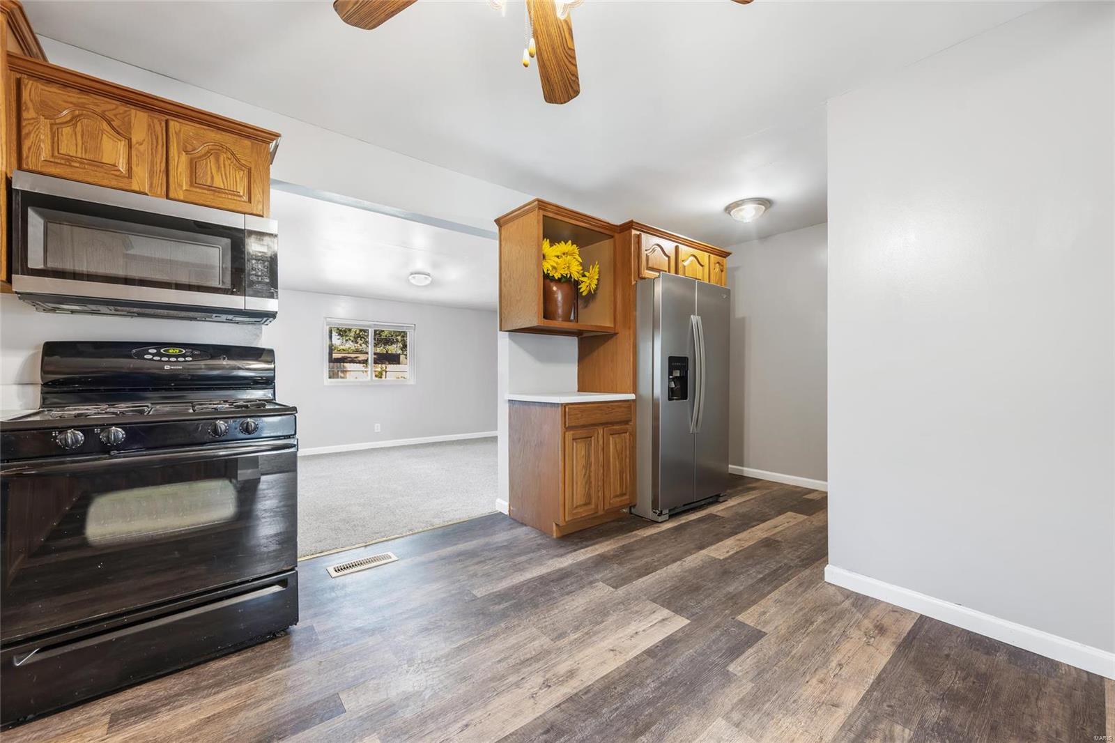 Maryland Heights, Missouri 63043, United States, 3 Bedrooms Bedrooms, ,1 BathroomBathrooms,Residential,Pending,38965