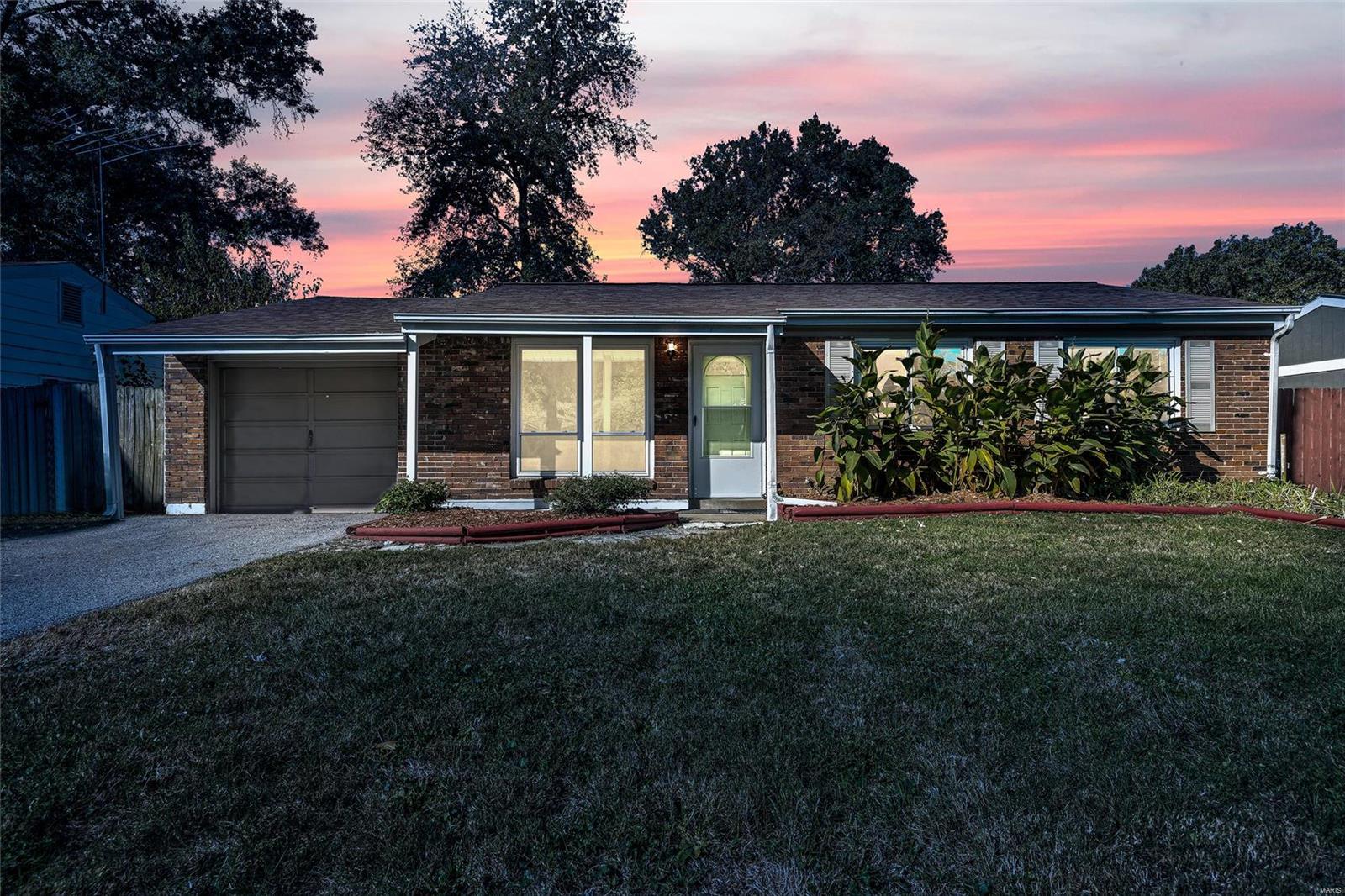 Maryland Heights, Missouri 63043, United States, 3 Bedrooms Bedrooms, ,1 BathroomBathrooms,Residential,Pending,38965