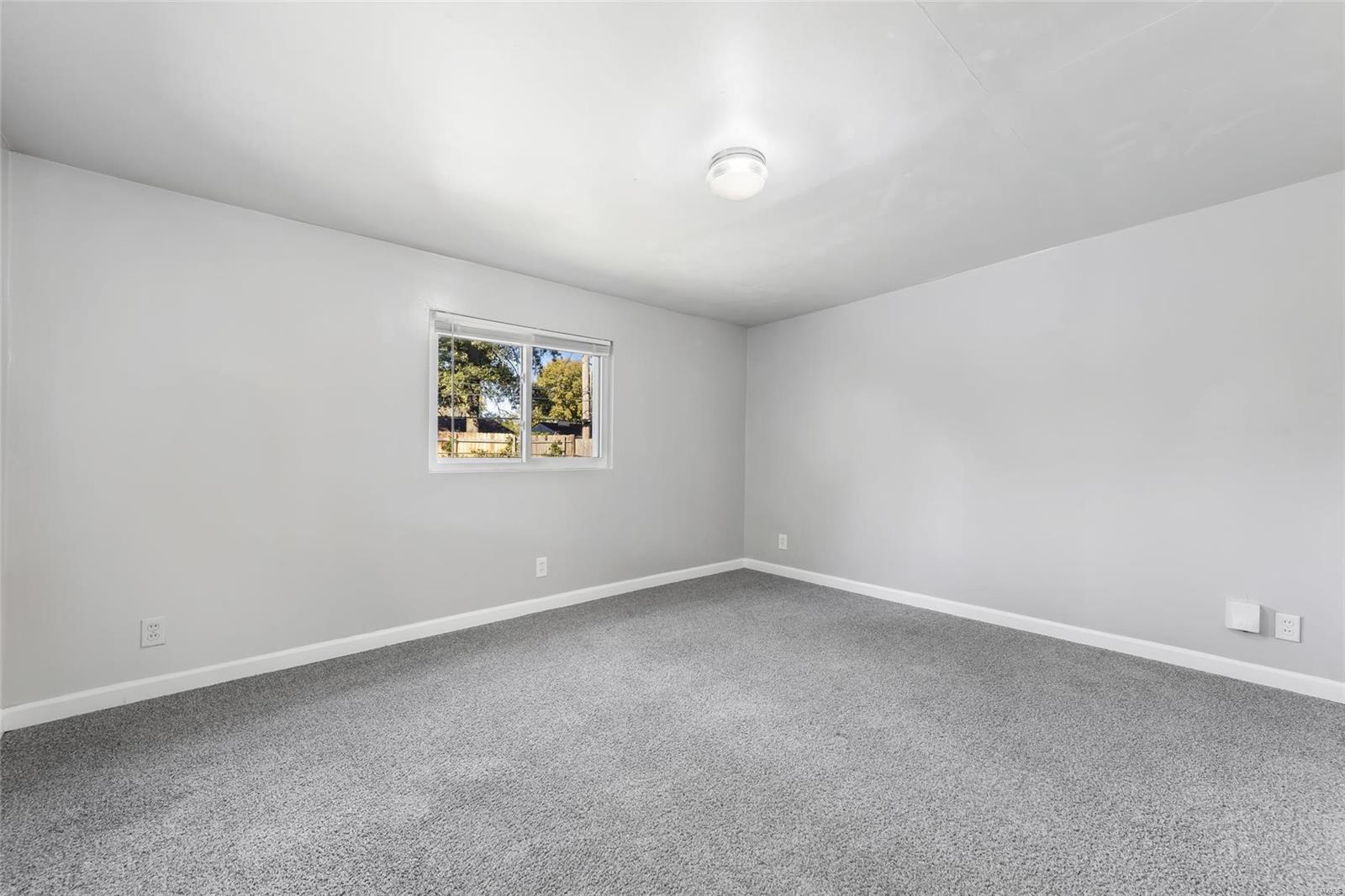 Maryland Heights, Missouri 63043, United States, 3 Bedrooms Bedrooms, ,1 BathroomBathrooms,Residential,Pending,38965