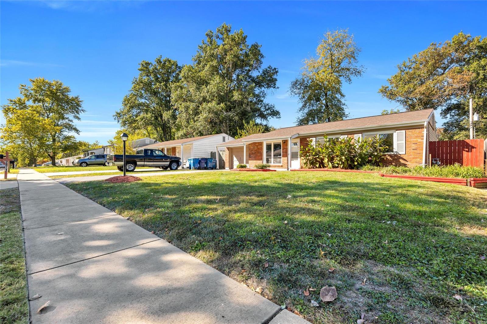 Maryland Heights, Missouri 63043, United States, 3 Bedrooms Bedrooms, ,1 BathroomBathrooms,Residential,Pending,38965