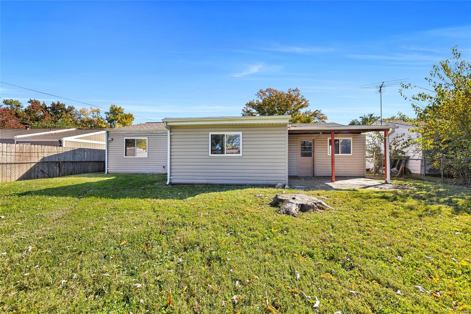 Maryland Heights, Missouri 63043, United States, 3 Bedrooms Bedrooms, ,1 BathroomBathrooms,Residential,Pending,38965