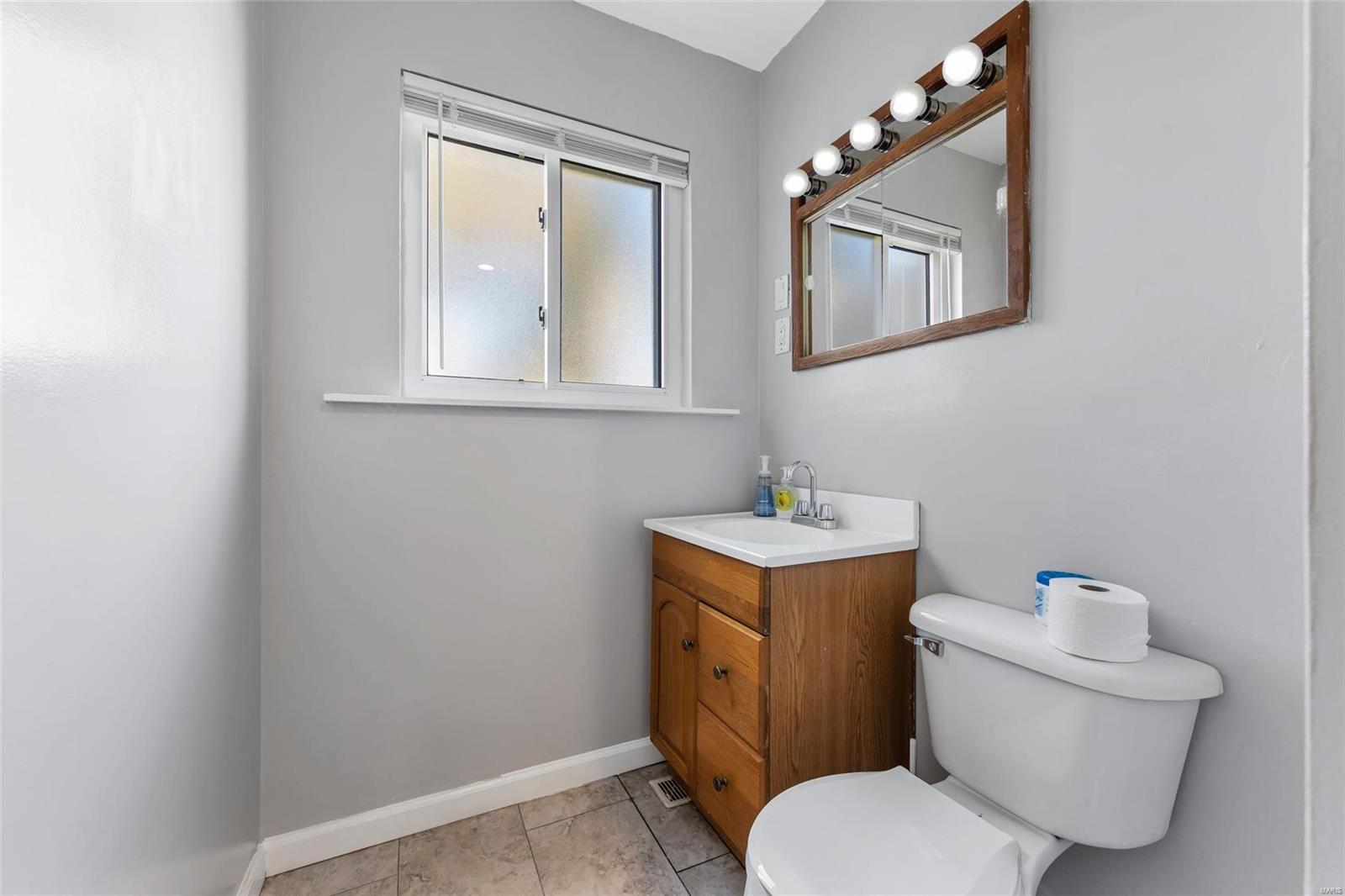 Maryland Heights, Missouri 63043, United States, 3 Bedrooms Bedrooms, ,1 BathroomBathrooms,Residential,Pending,38965