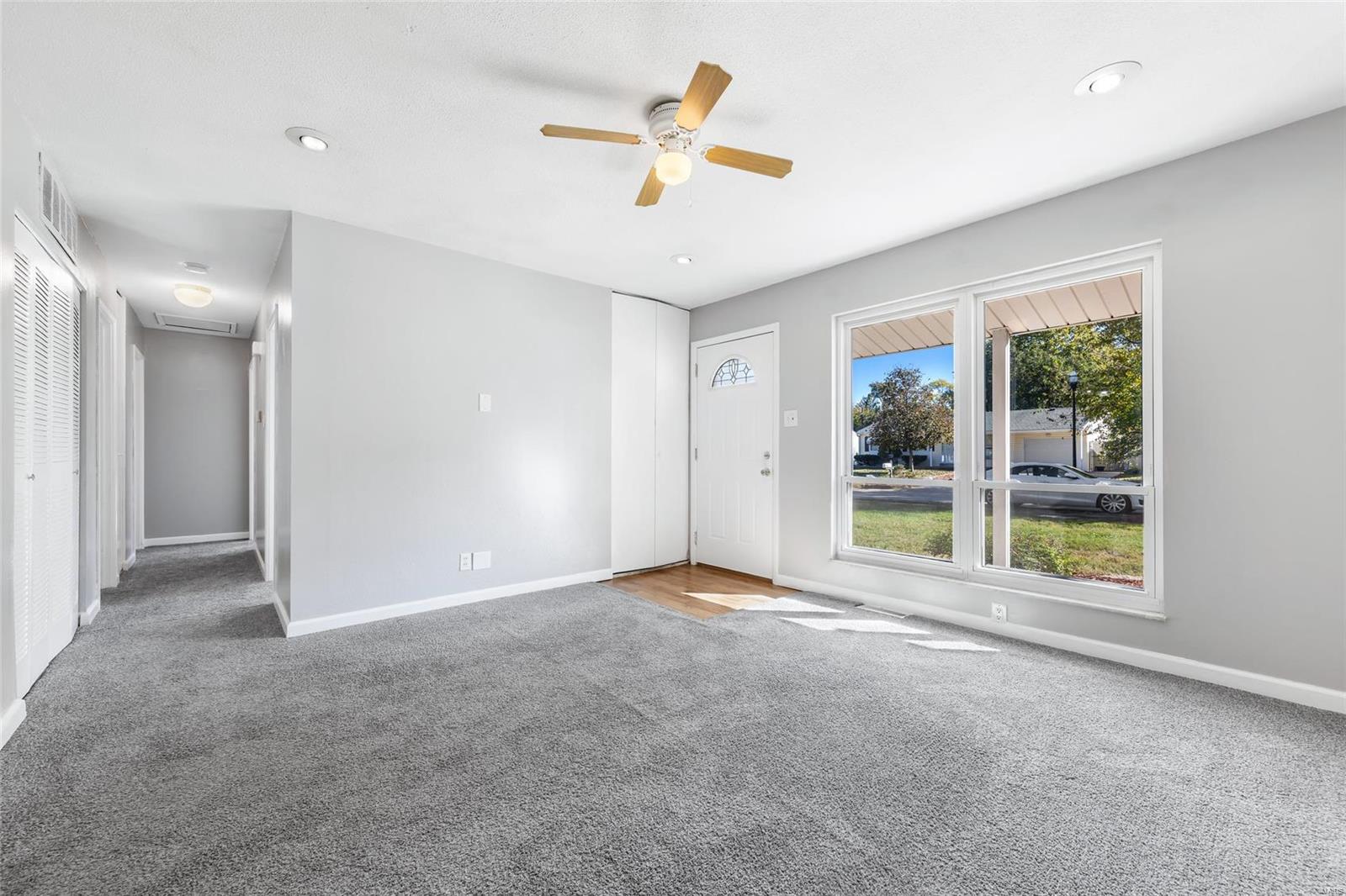 Maryland Heights, Missouri 63043, United States, 3 Bedrooms Bedrooms, ,1 BathroomBathrooms,Residential,Pending,38965